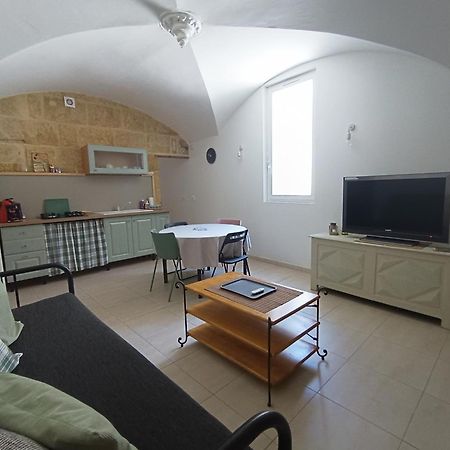 מונטפריון Dans Maison De Maitre, Appartement Independant. מראה חיצוני תמונה