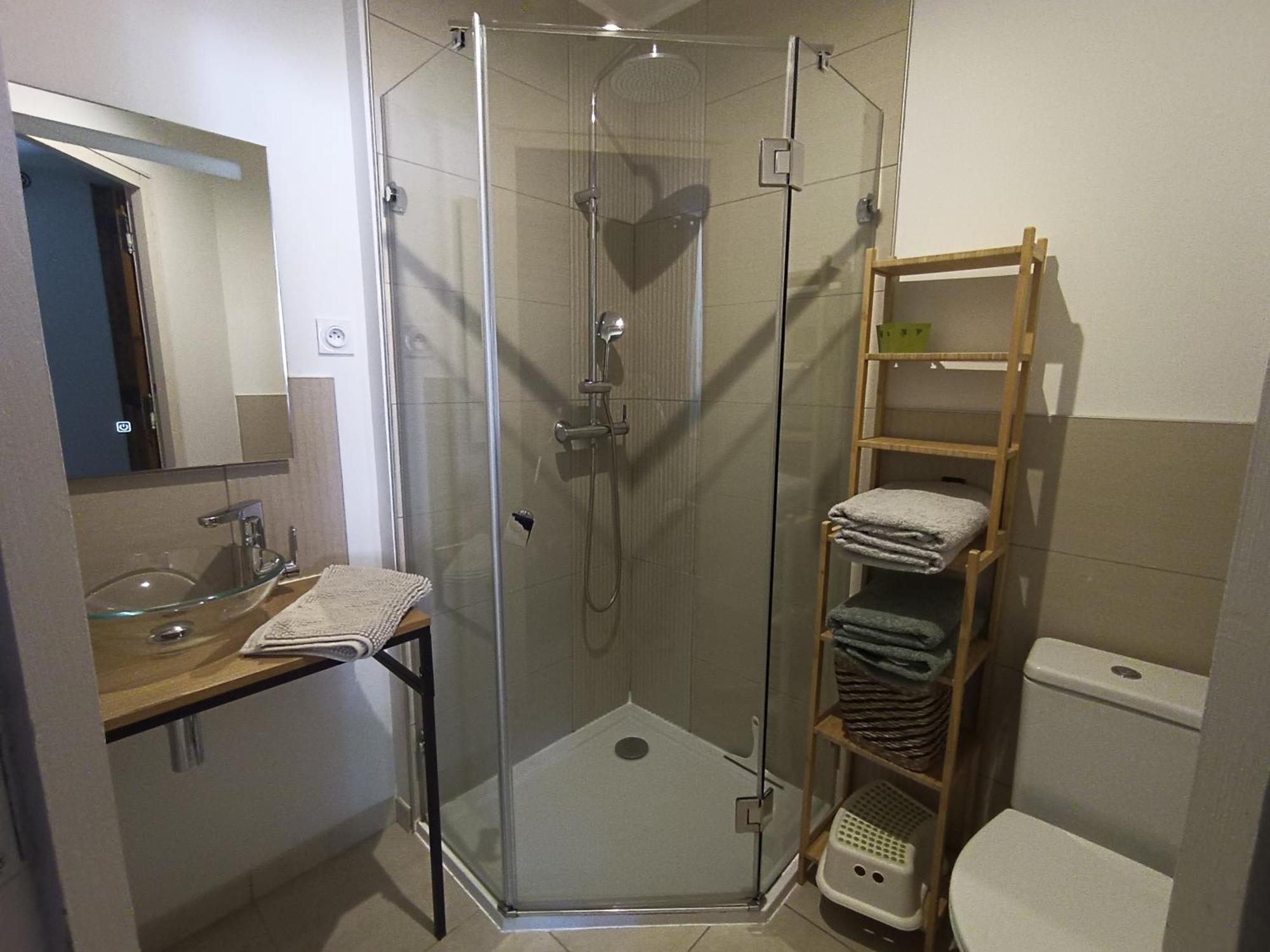 מונטפריון Dans Maison De Maitre, Appartement Independant. מראה חיצוני תמונה